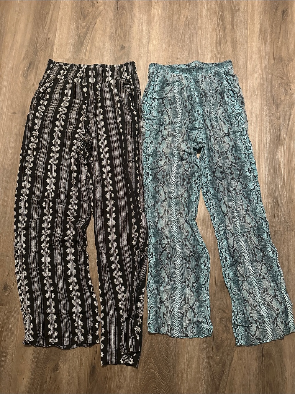 Karen Kane Black Patterned and Teal Snake-Print Wide-Leg Pants XS